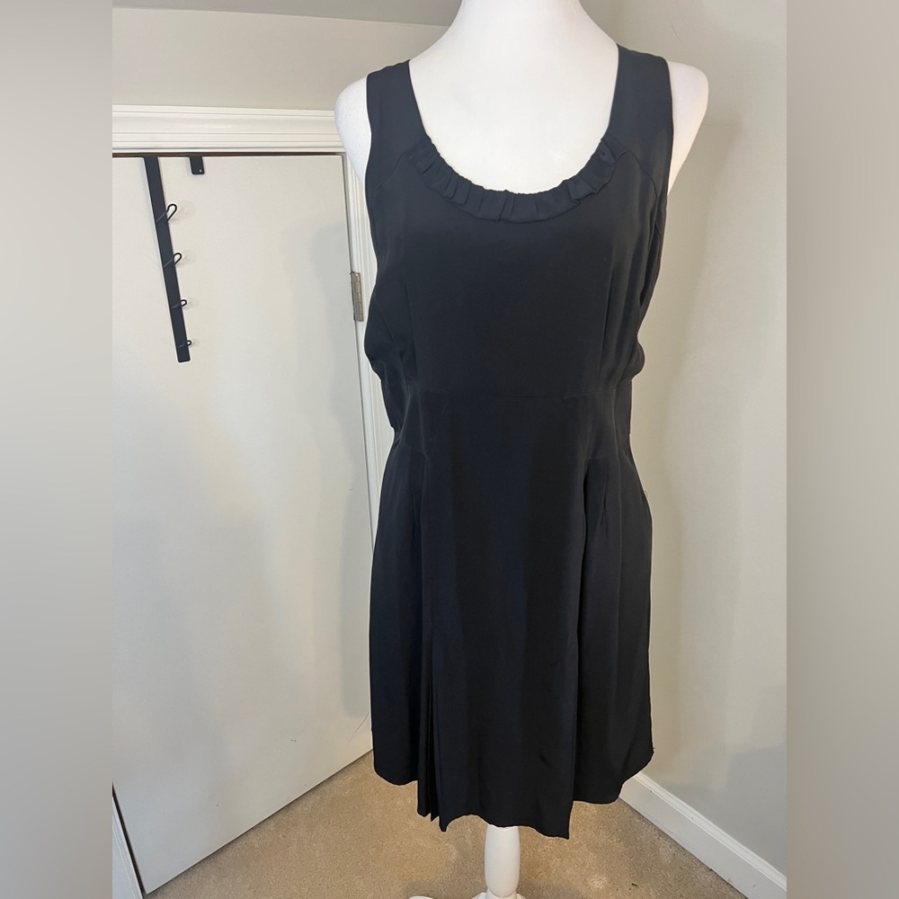 Madison Marcus Black Silk Ruffle Racerback Pleated Shift Dress Large